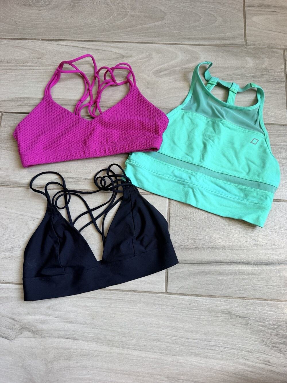 Lorna Jane LOT BUNDLE OF 3 ITEMS Sports Bra all fit like 4-6 Black Green Pink